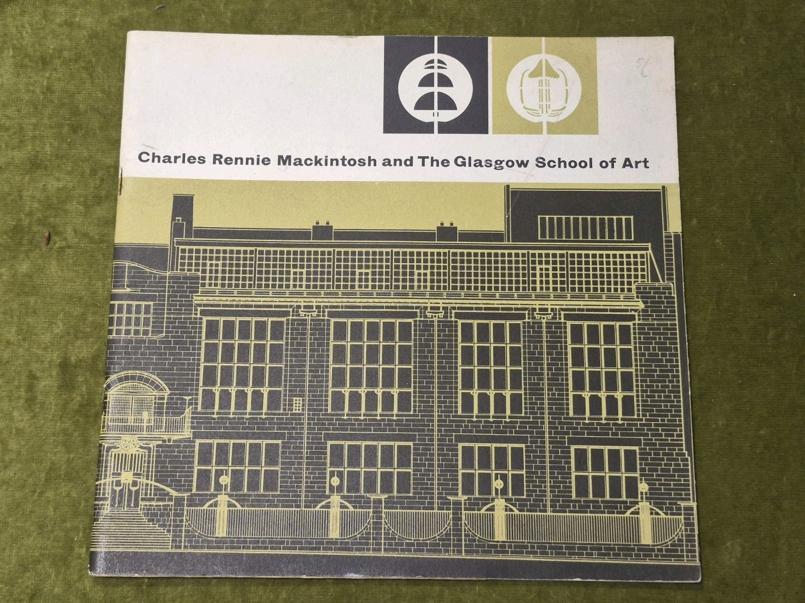 Charles Rennie Mackintosh & The Glasgow School Of Art  1st PB Ed0