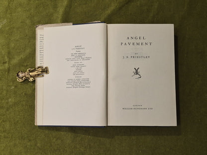 Angel Pavement - J B Priestly , Heinemann 1930 1st HB DJ4