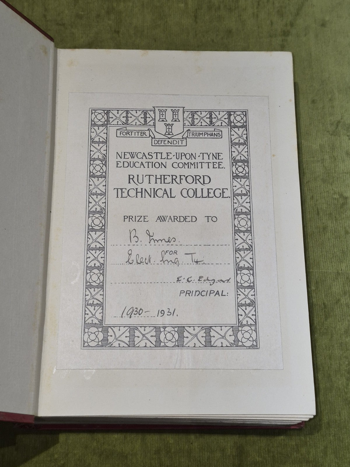 Pioneers Of Science by Oliver Lodge (1928) [MacMillan & Co] Hb Book3