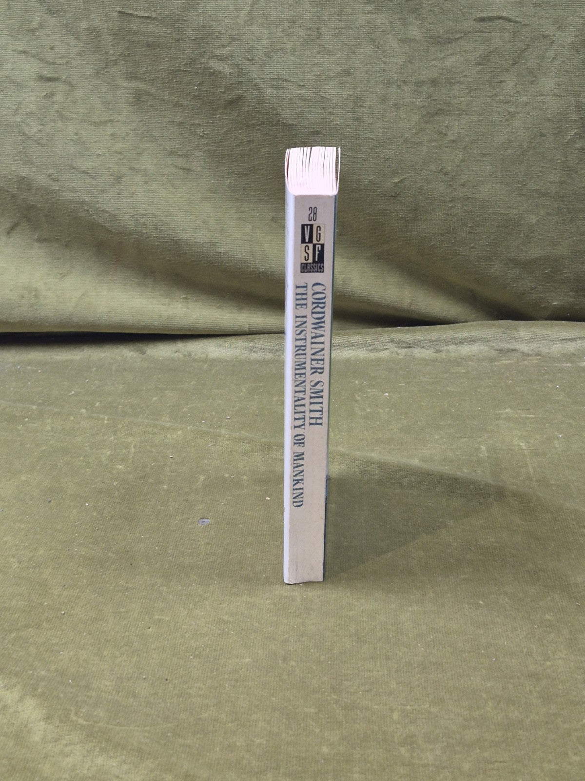 The Instrumentality of Mankind by Cordwainer Smith 1st UK 1988 VGSF2