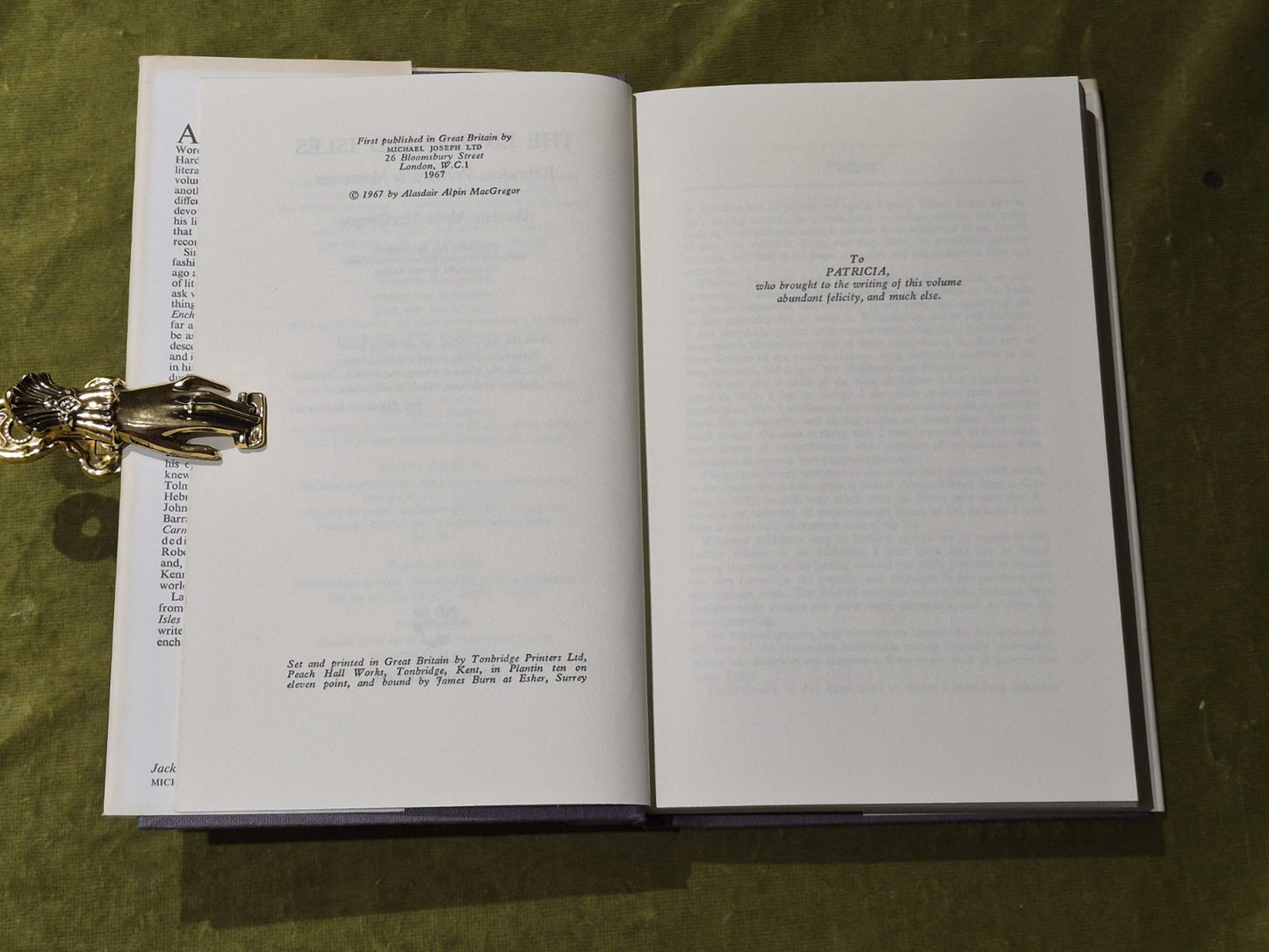 The Enchanted Isles: Hebridean Portraits & Memories 1967 1st Edition HB DJ5