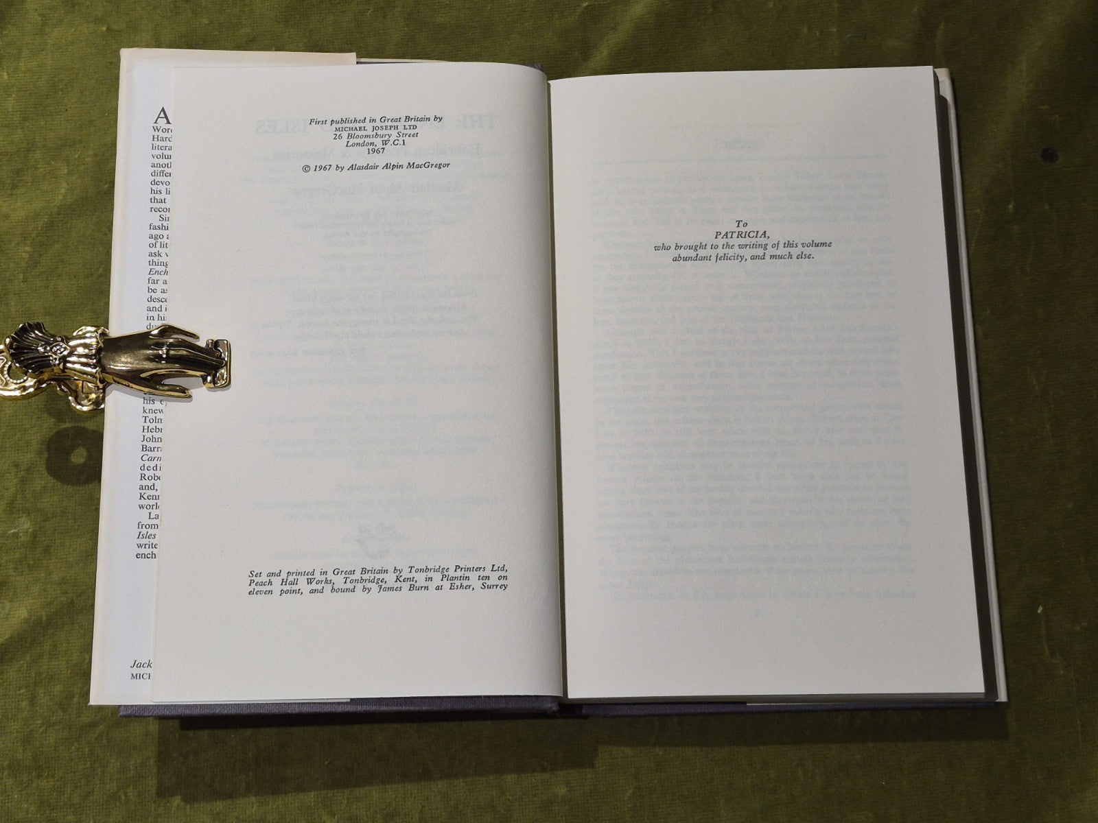 The Enchanted Isles: Hebridean Portraits & Memories 1967 1st Edition HB DJ5