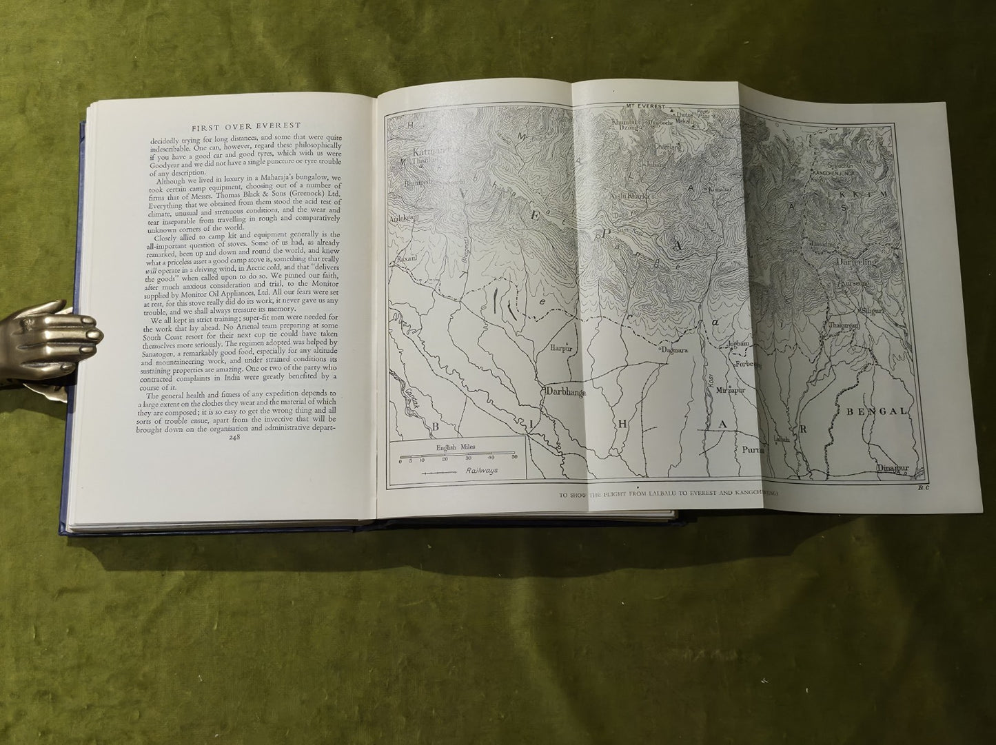 FIRST OVER EVEREST.   THE HOUSTON-MOUNT EVEREST EXPEDITION 1933/ PUB.BODLEY HEAD7