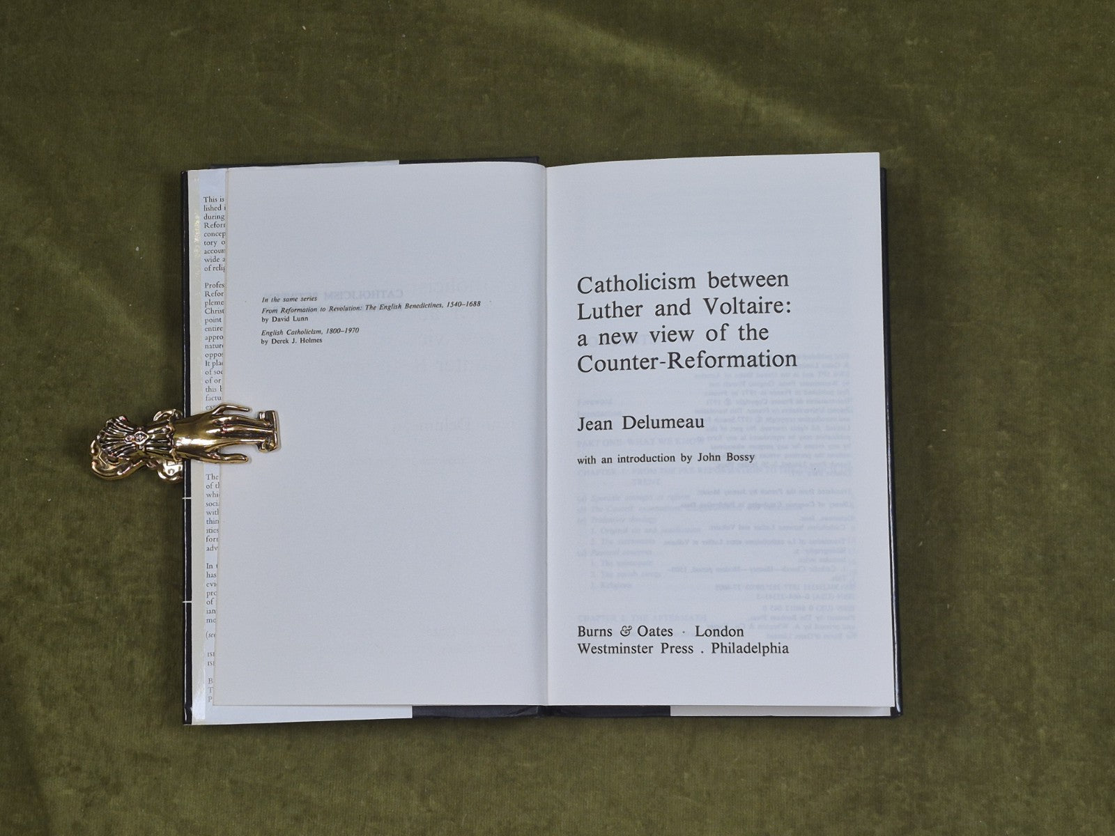 Catholicism Between Luther and Voltaire - Jean Delumeau , Burns & Oates 1977 DJ4