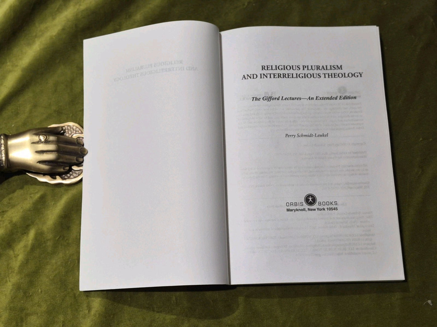 Religious Pluralism and Interreligious Theology  Perry SchmidtLeukel1