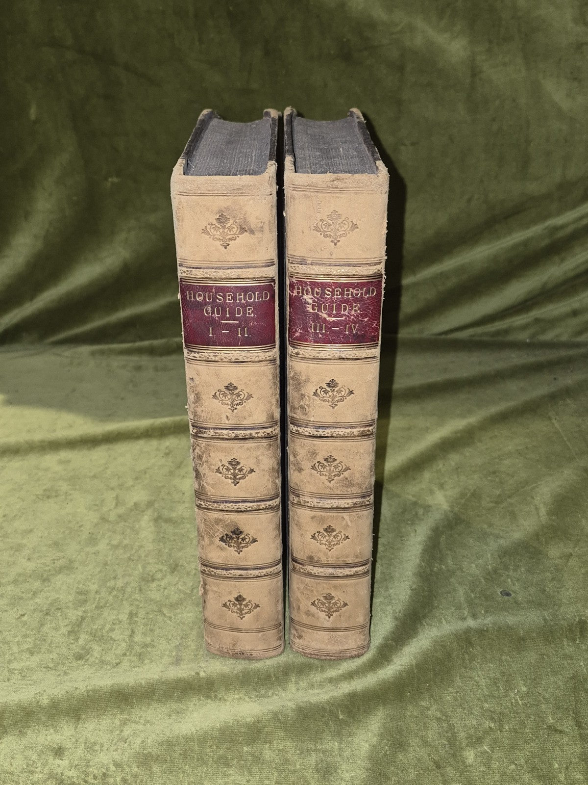 Cassell's Household Guide - 4 Volumes in 2 Half-leather early print0