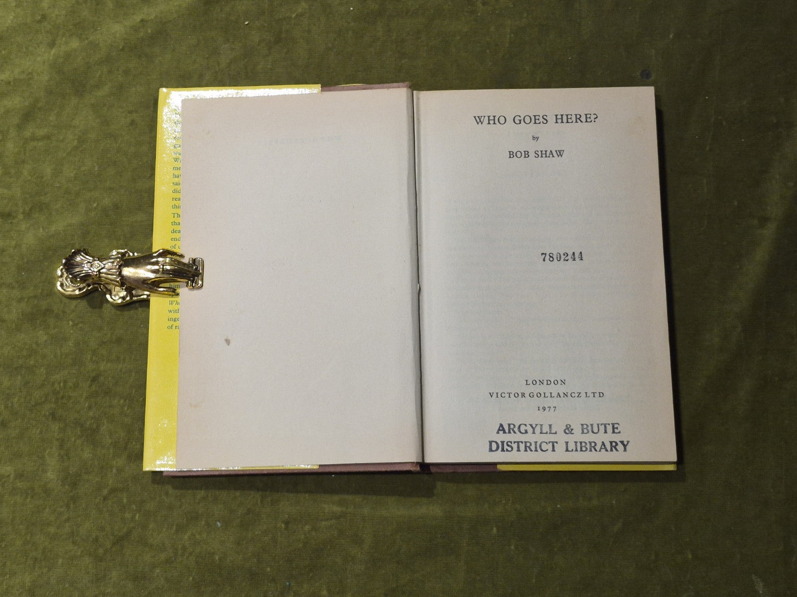 Bob Shaw - Who Goes Here? - 1977 1st edition Gollancz HB DJ Ex Libris5