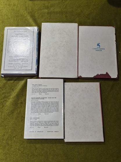Set of 5 model train books1