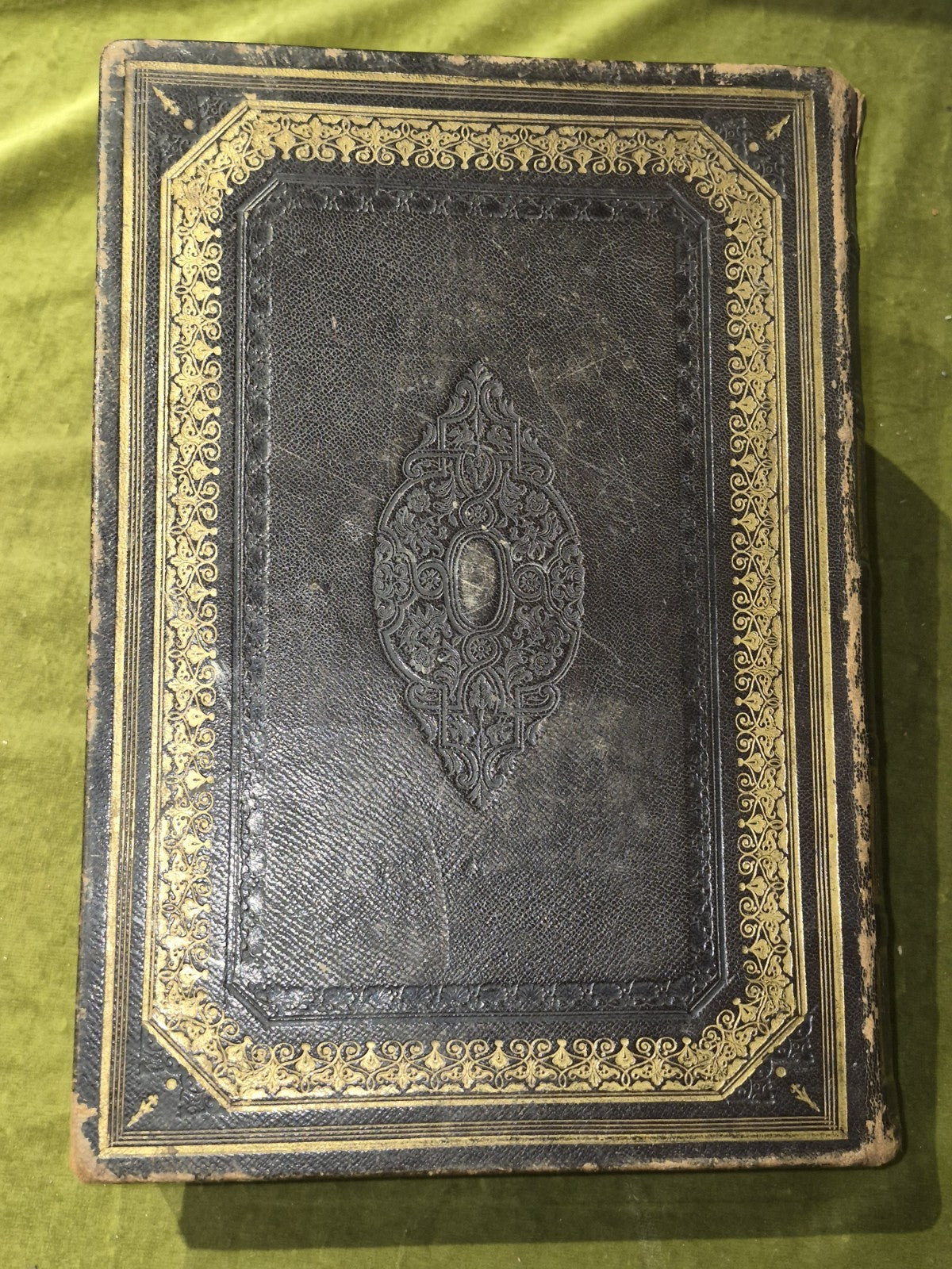 The Illustrated Family Bible John Brown 18403