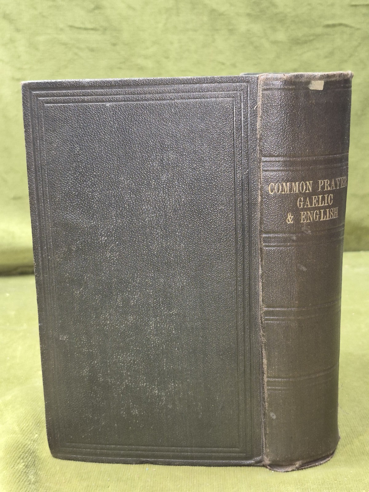Leabhar H'Urnuigh Choitchionn Gaelic Book of Common Prayer 18771