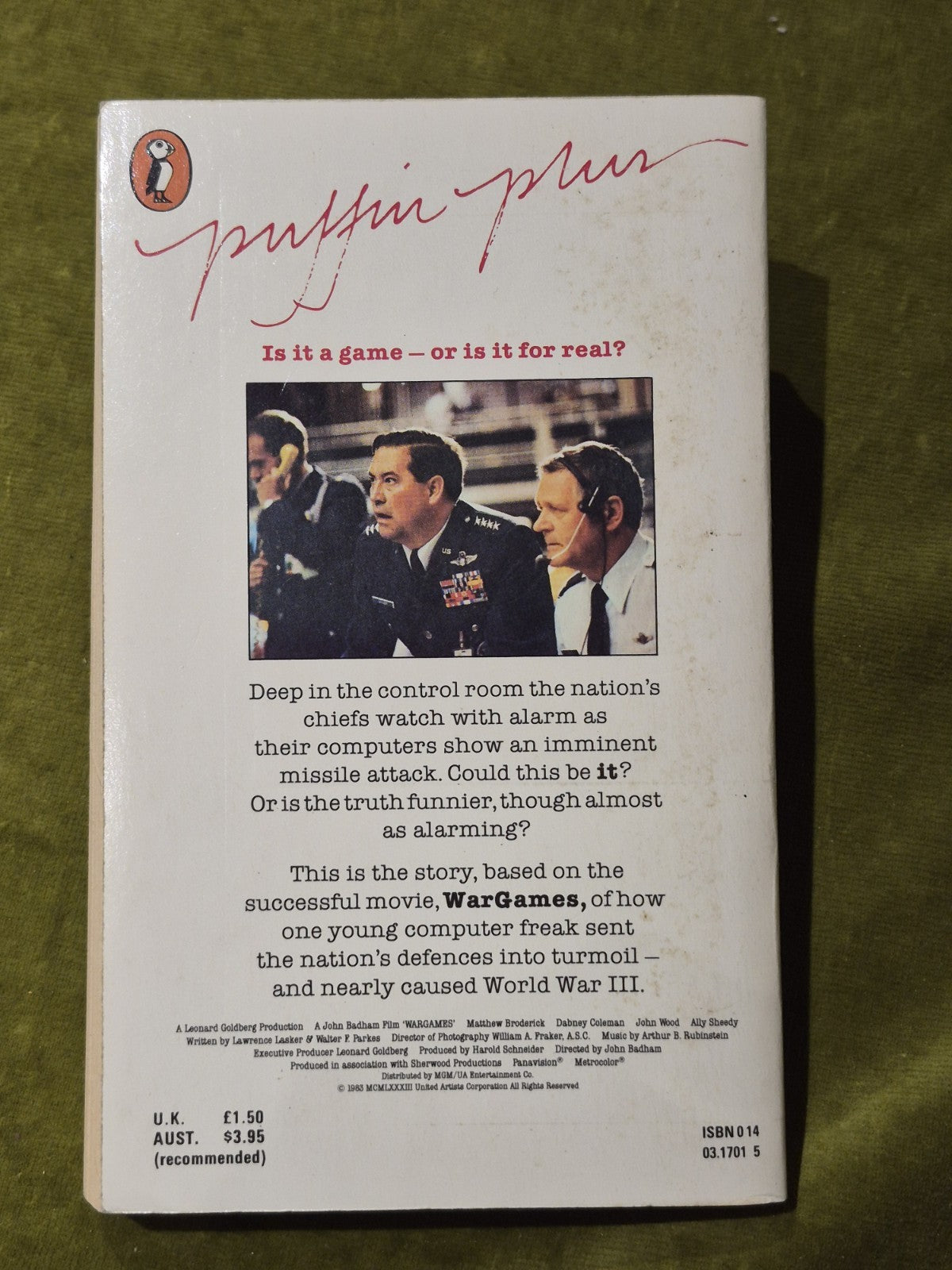 War Games by David Bischoff (1983 Penguin Paperback) Broderick/Sheedy Film Cover2