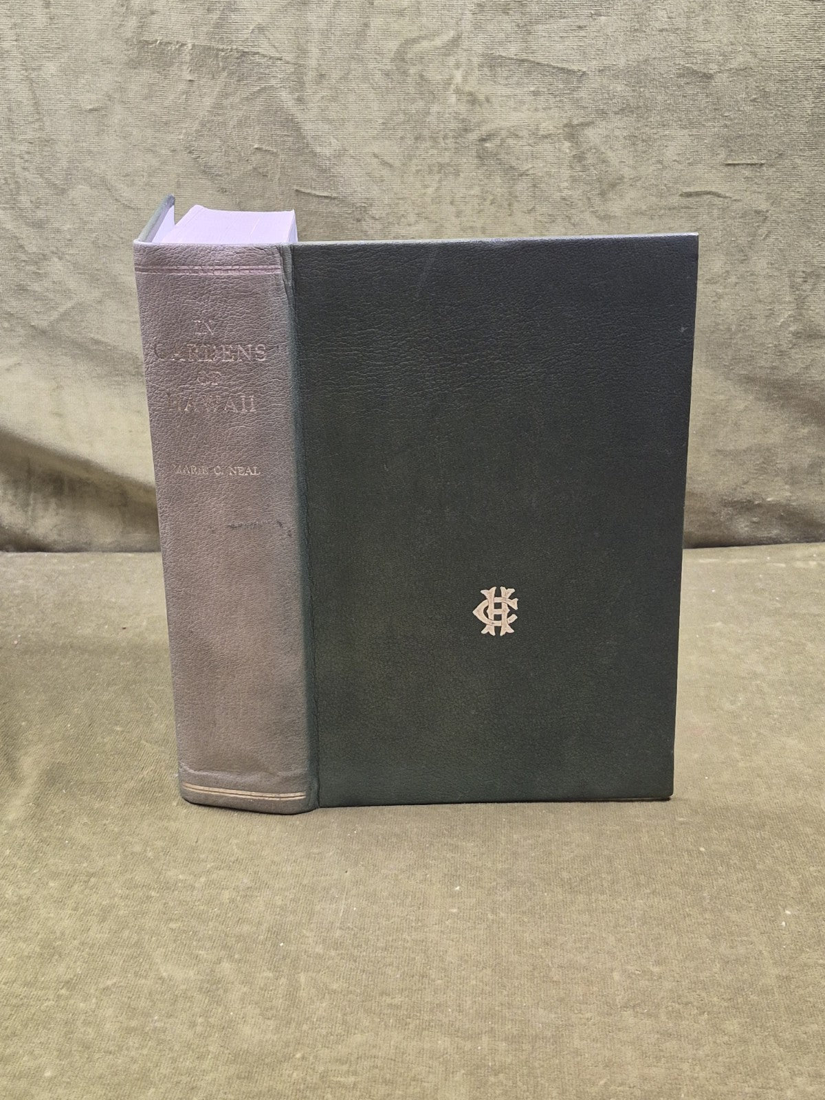 IN GARDENS OF HAWAII By Marie C. Neal , Bishop Museum 1965 Leather0