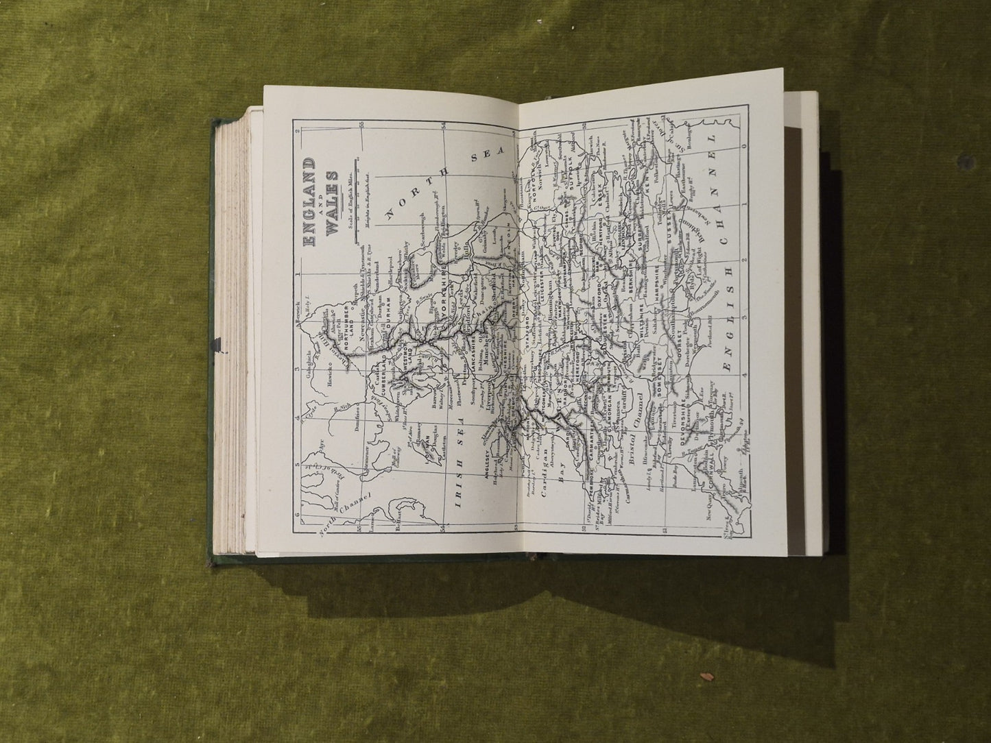 G. W. Bacon Tourist's Guide & Handbook With Maps / Map To England And Wales.5