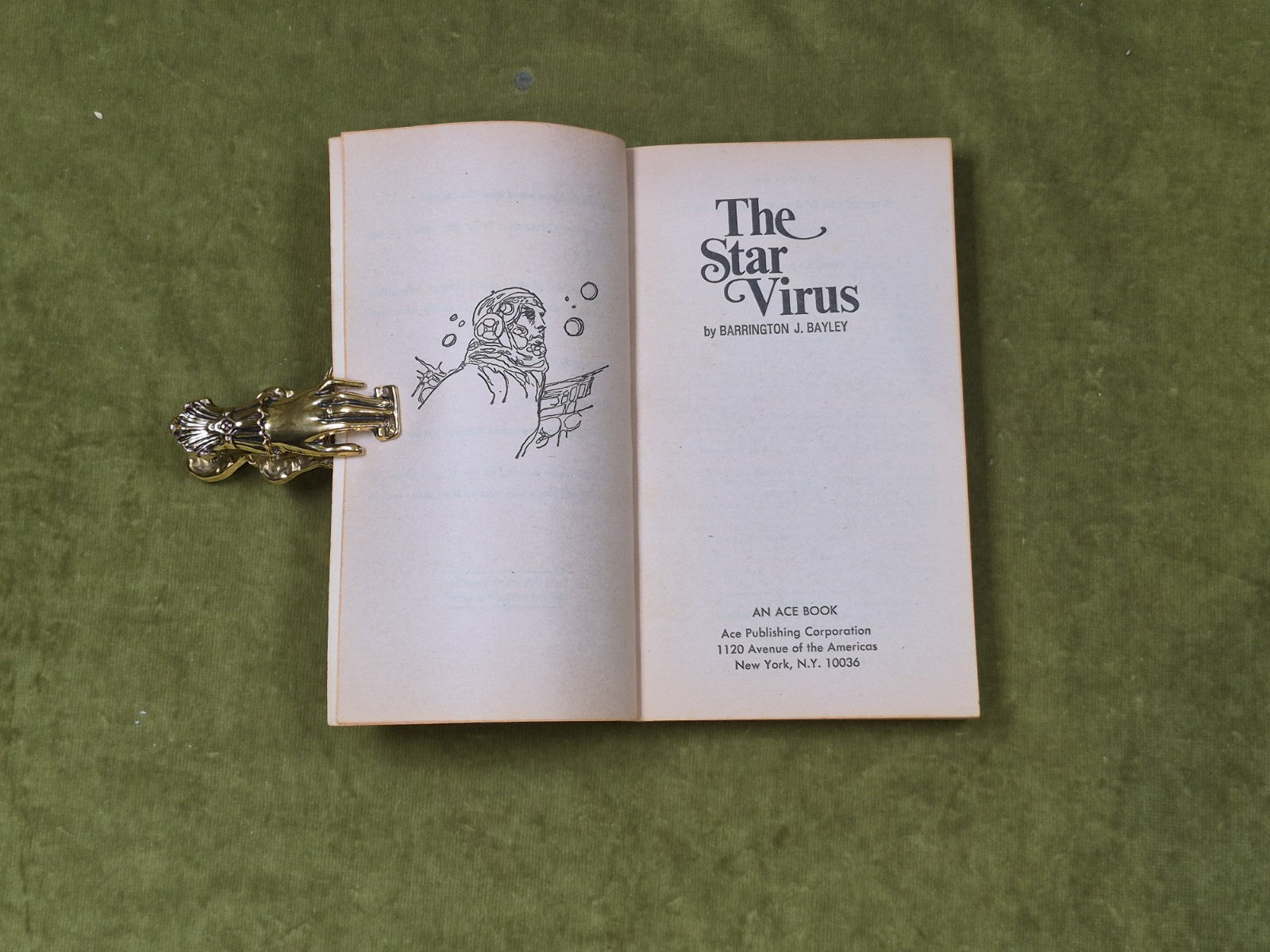 The Star Virus - Barrington J Bayle / Mask of Chaos John Jakes Ace Double PB5