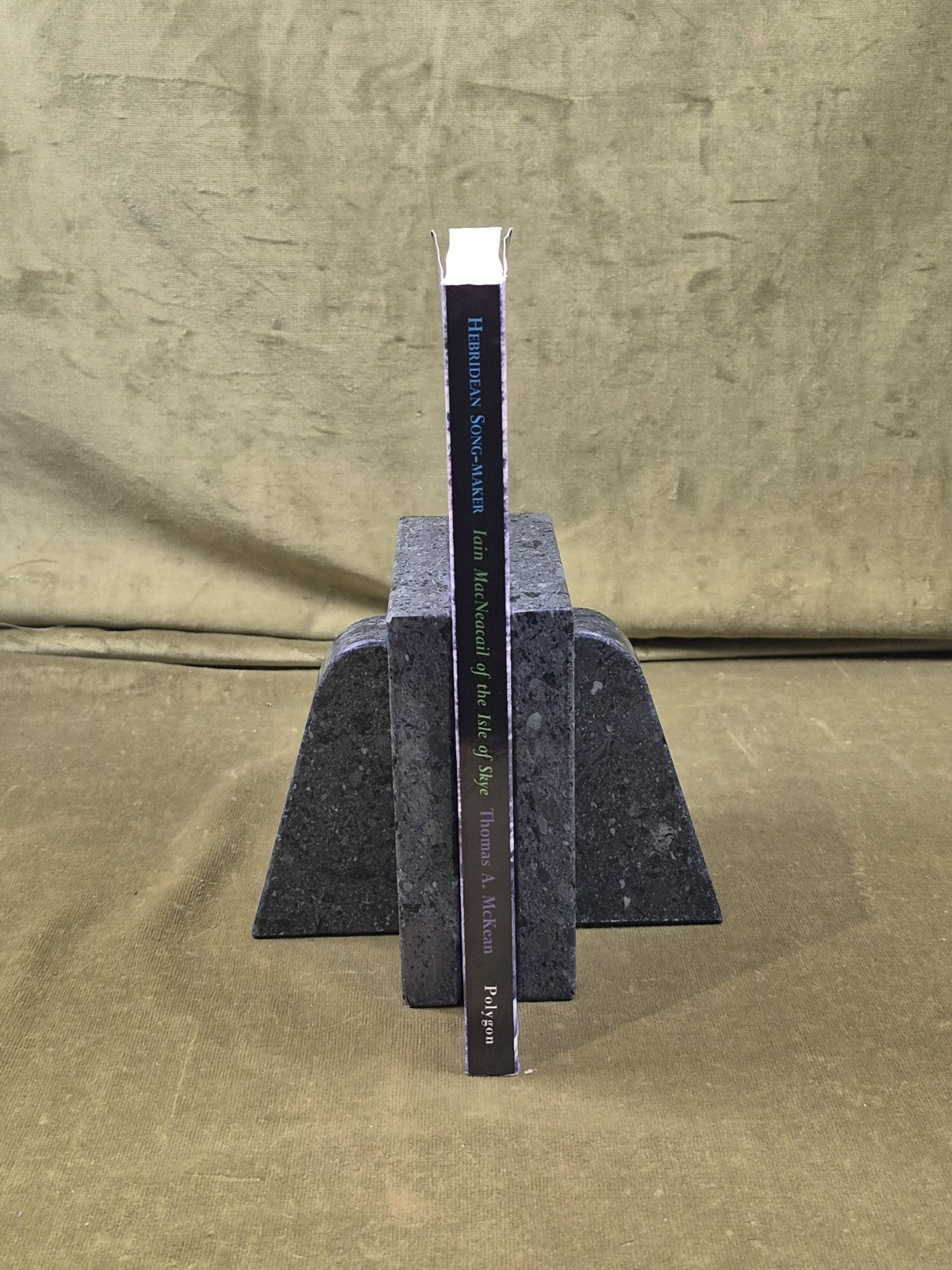 Hebridean Song-Maker - Iain MacNeacail of Skye, Thomas A McKean Polygon PB w/ CD2