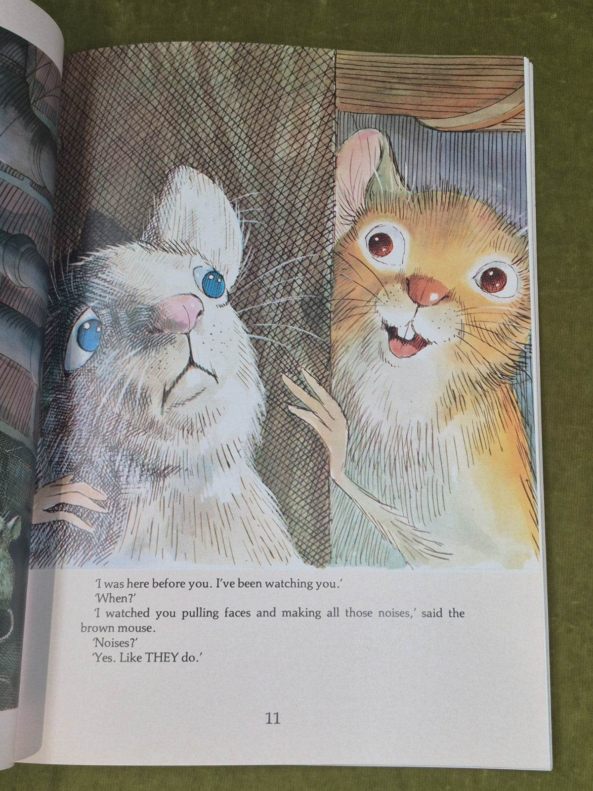 Scouse The Mouse Softback Book 1977 Donald Pleasence Ringo Starr Beatles RARE8