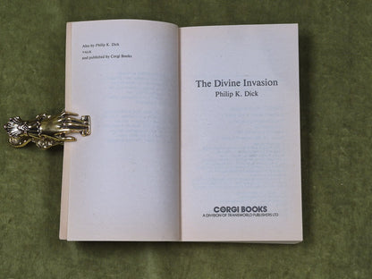 1982 The Divine Invasion by Philip K. Dick UK Corgi 1st Paperback3