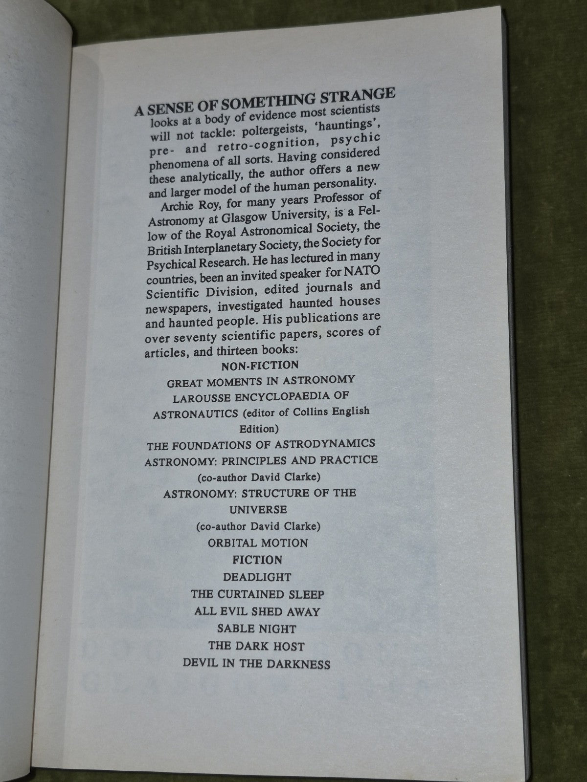 Sense of Something Strange - Archie E. Roy 1990 Signed First Edition Paperback 4