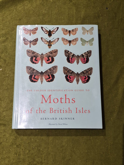 BERNARD SKINNER - The Colour Identification Guide to Moths of the British Isles0