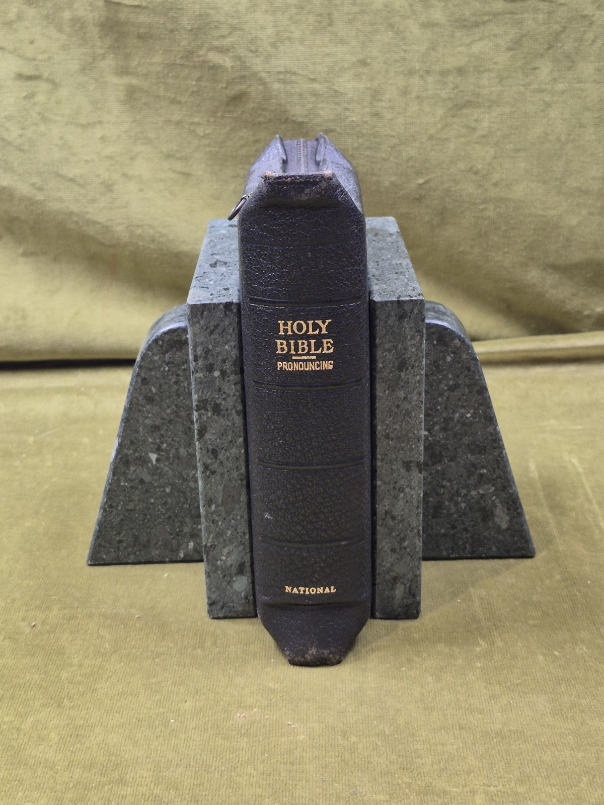 The Holy Bible - National Bible Press Philidelphia , Self Pronouncing , Leather2