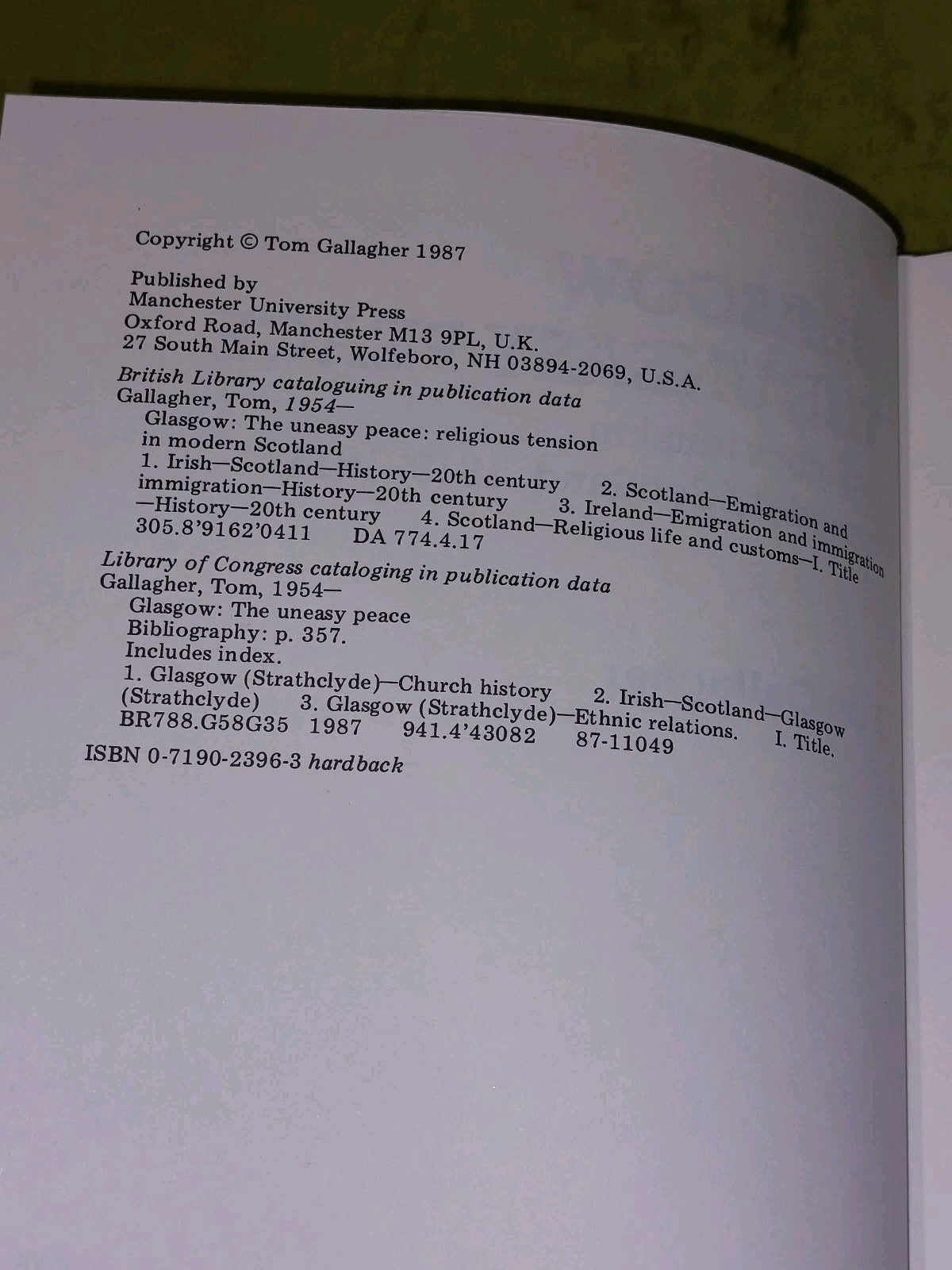 Glasgow  The Uneasy Peace : Religious Tension in Modern Scotland, Tom Gallagher4