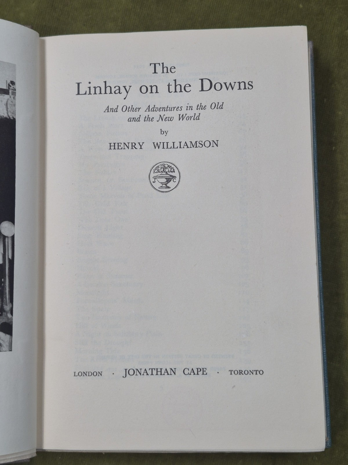 The Linhay on the Downs by Henry Williamson. 1934 1st Edition Jonathan Cape DJ6