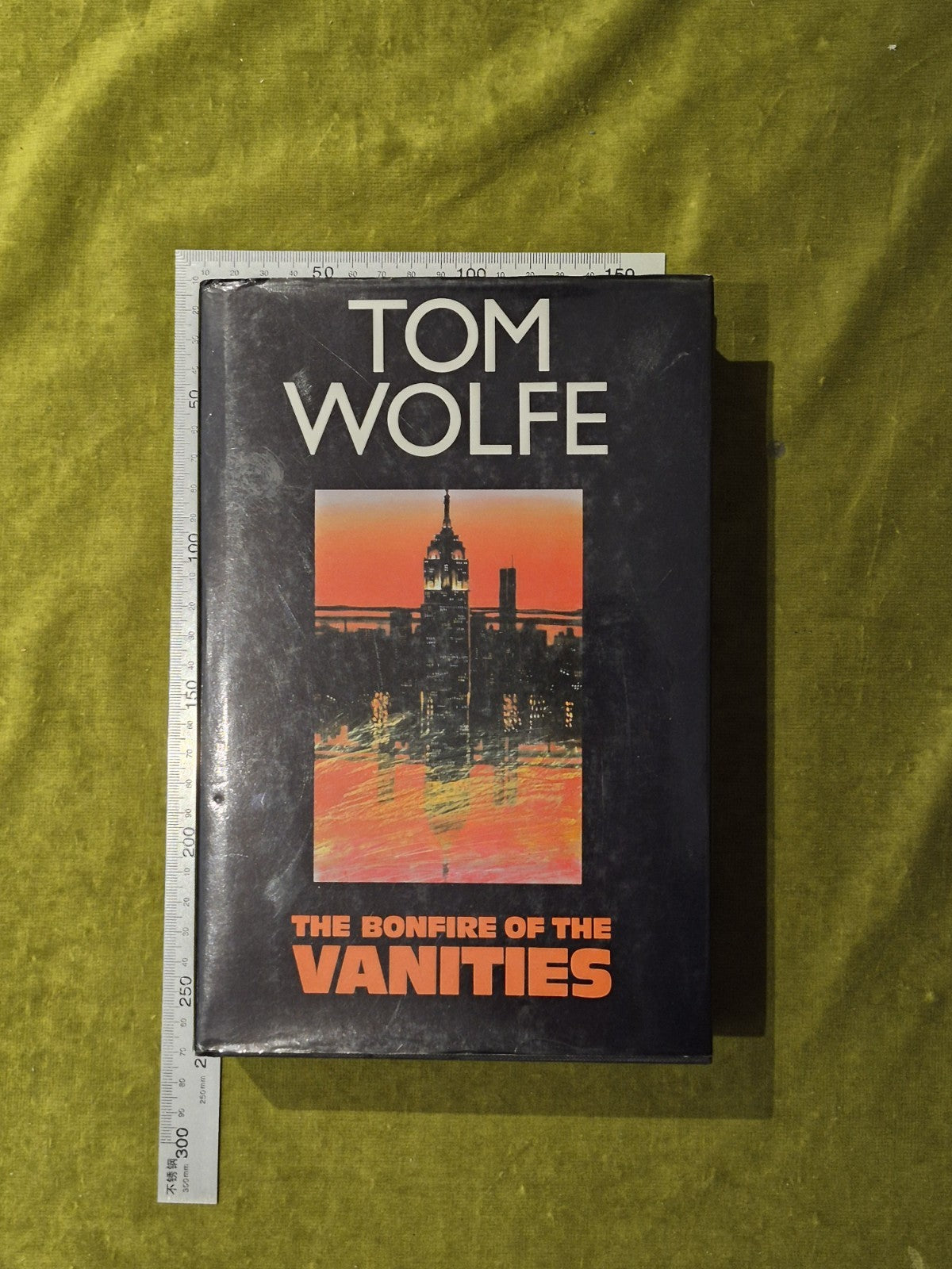 The Bonfire Of the Vanities SIGNED- Tom Wolfe , Jonathan Cape 1988 1st HB DJ3