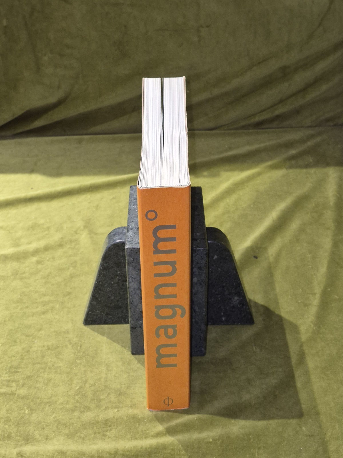 Magnum - Phaidon Press - Softcover Photography Book6