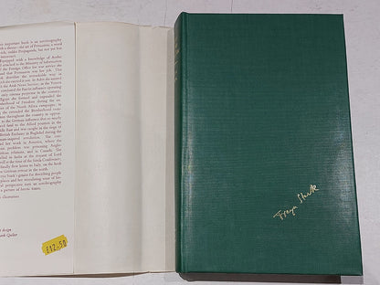 Dust in the Lion's Paw: Autobiography, 1939-46. Freya Stark - 19623