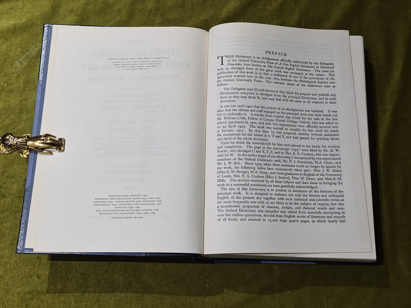 Shorter Oxford English Dictionary Third Edition 1964 in 2 Volumes4