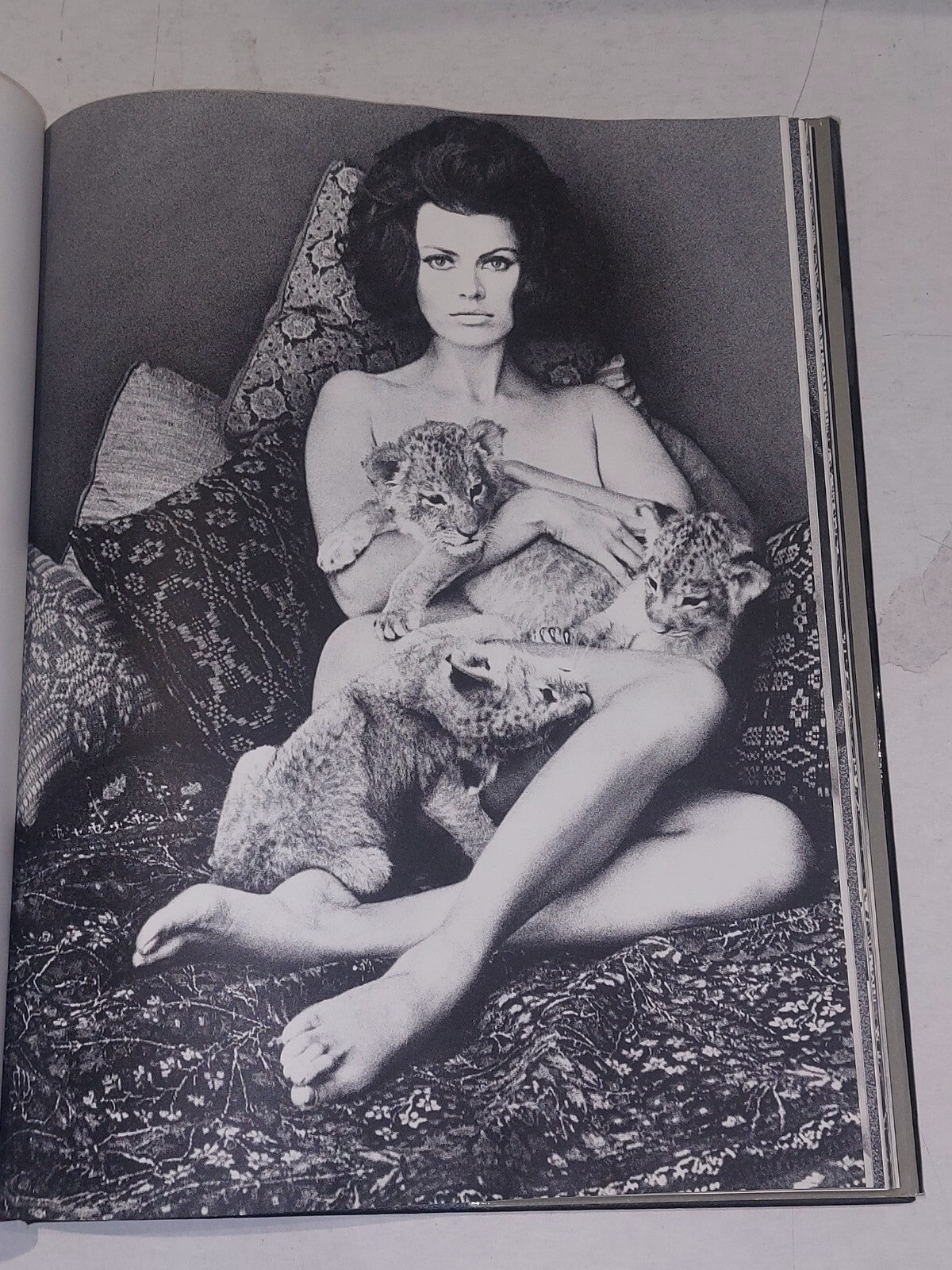 Mirror of Venus, Wingate Paine,  Words by Francoise Sagan and Federico Fellini6