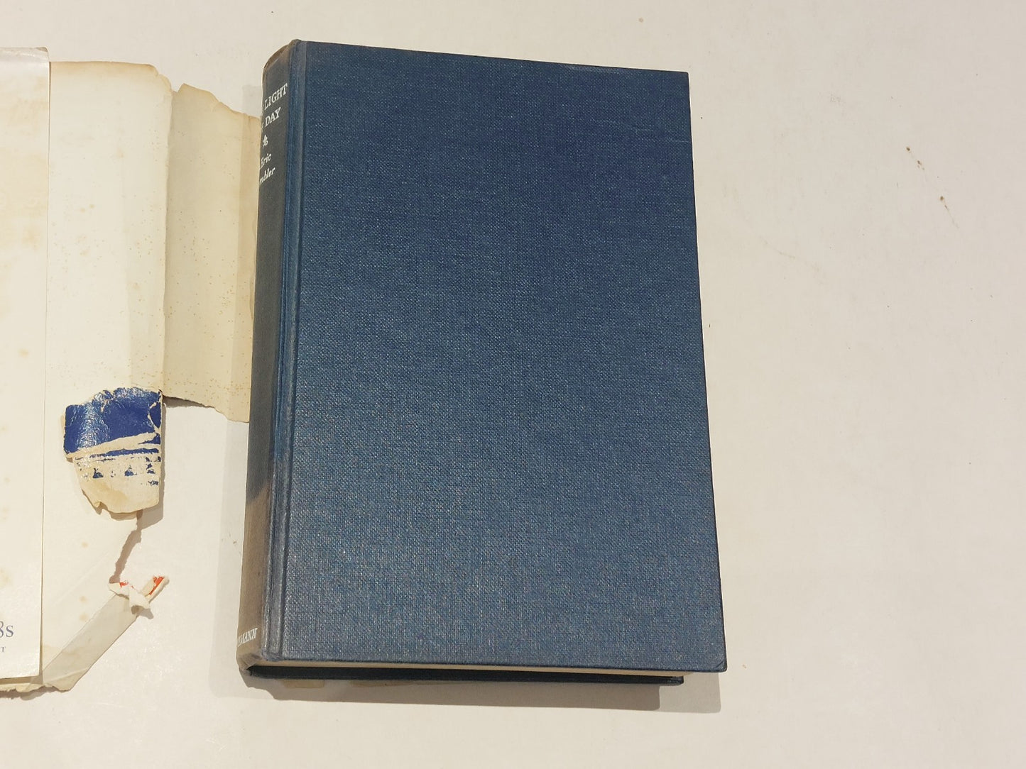 The Light of Day, Eric Ambler, Heinemann HC/DJ 1st Edition (1962) Hb Book3