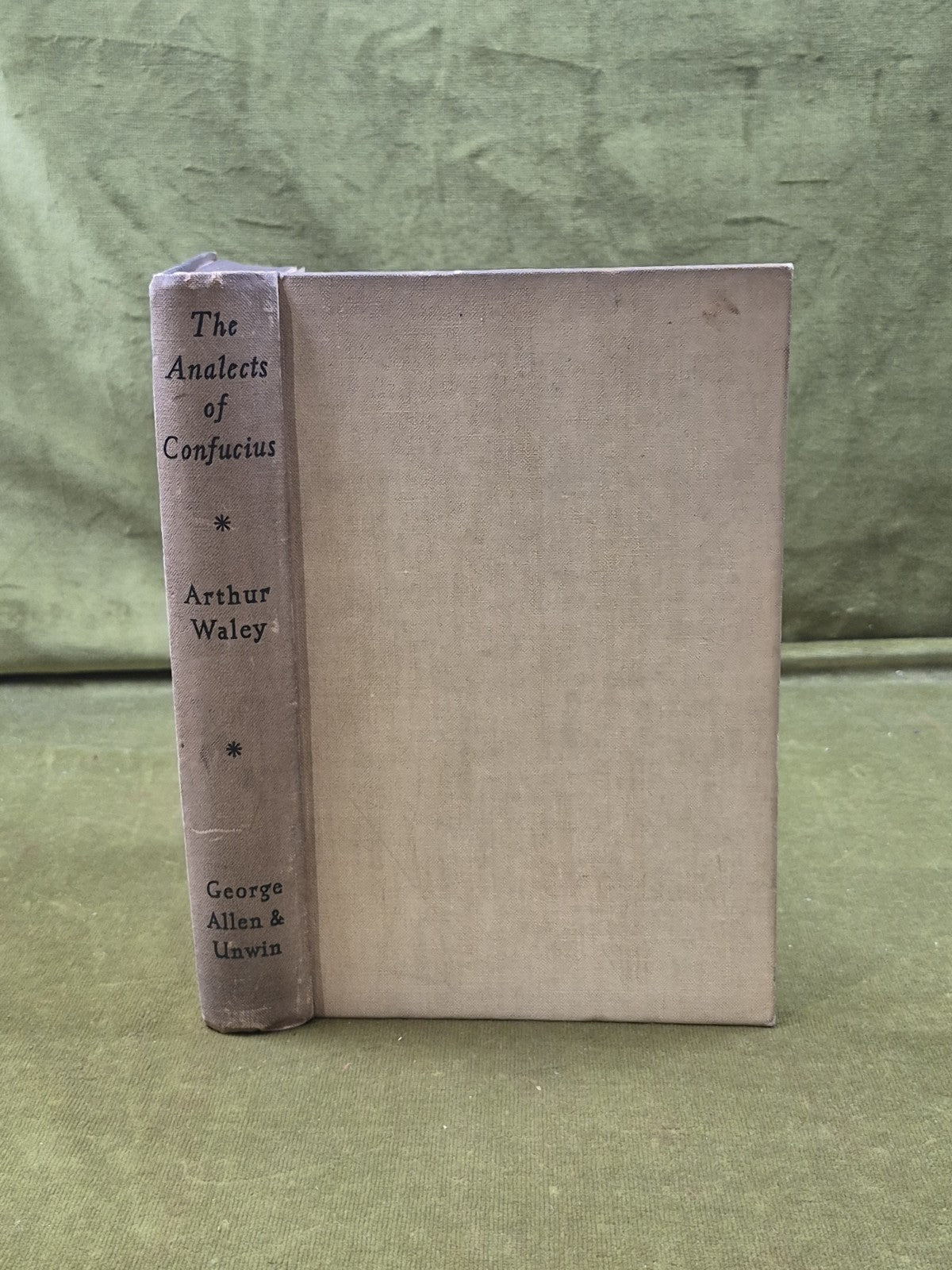 The Analects of Confucius trans Arthur Waley , Allen & Unwin 1938 1st English Ed0