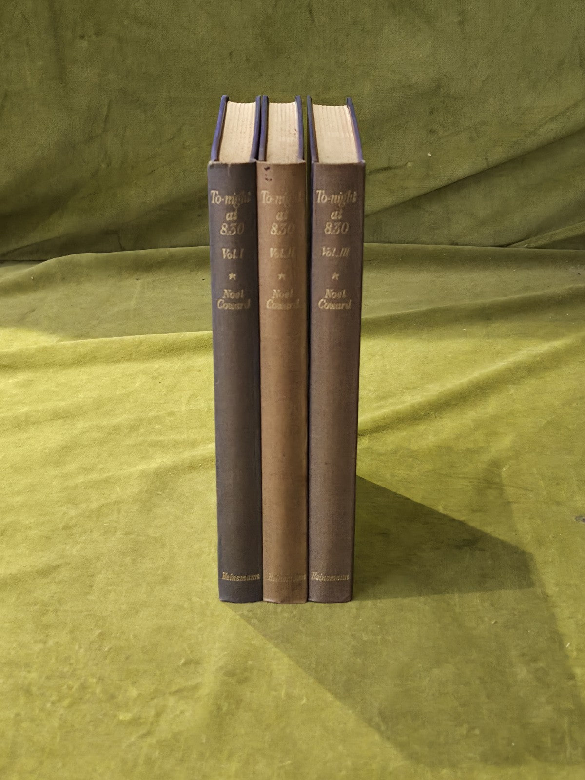 Tonight at 8:30 , The Nine Plays in 3 Volumes - Noel Coward , Heinemann 19362