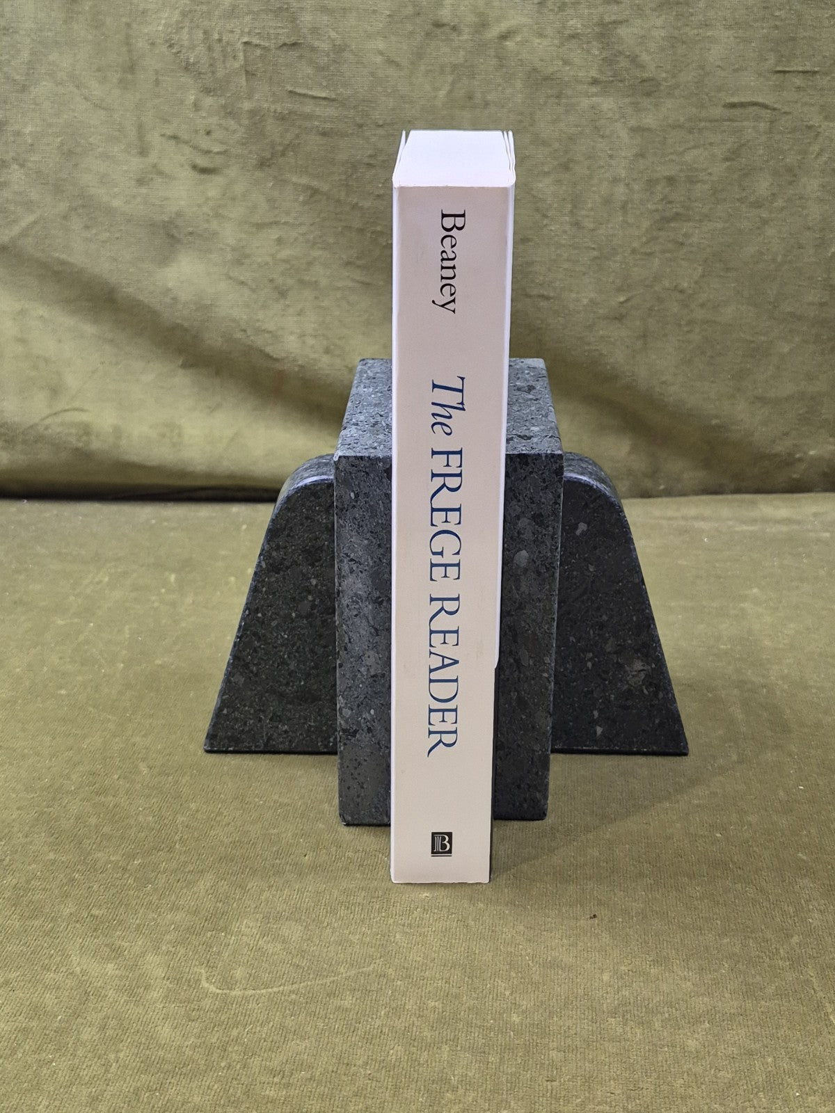 The Frege Reader - ed. Michael Beaney , Blackwell 2001 PB2