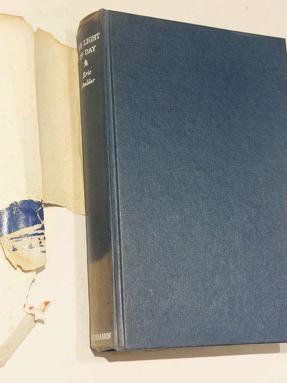The Light of Day, Eric Ambler, Heinemann HC/DJ 1st Edition (1962) Hb Book4