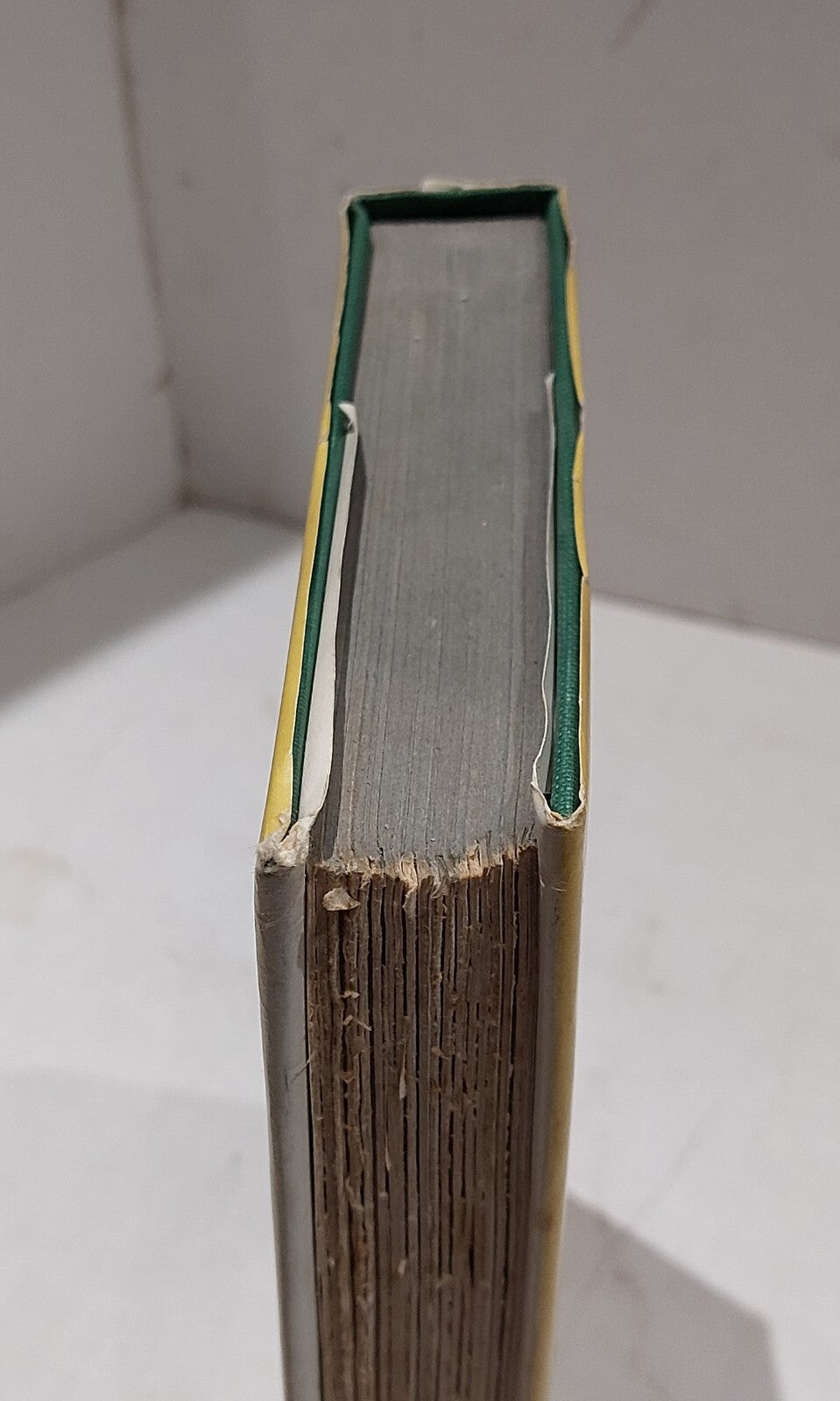 Dust in the Lion's Paw: Autobiography, 1939-46. Freya Stark - 19622