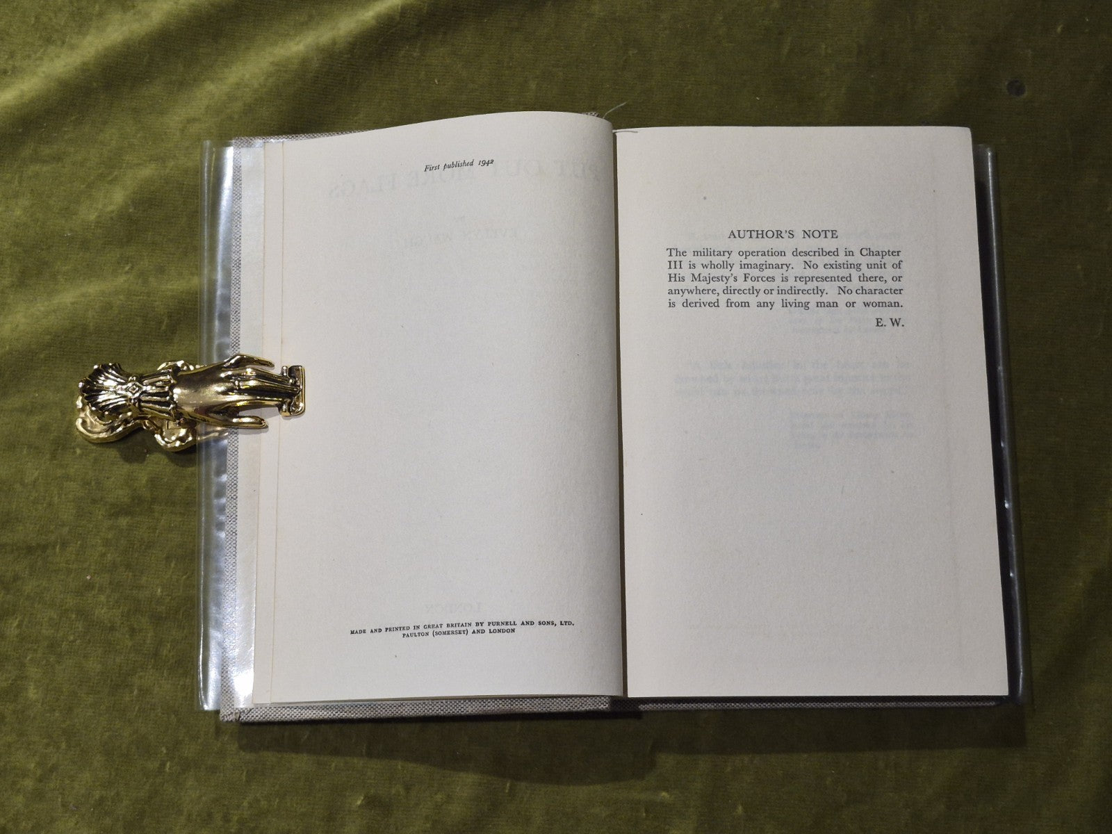 Put Out More Flags - Evelyn Waugh4