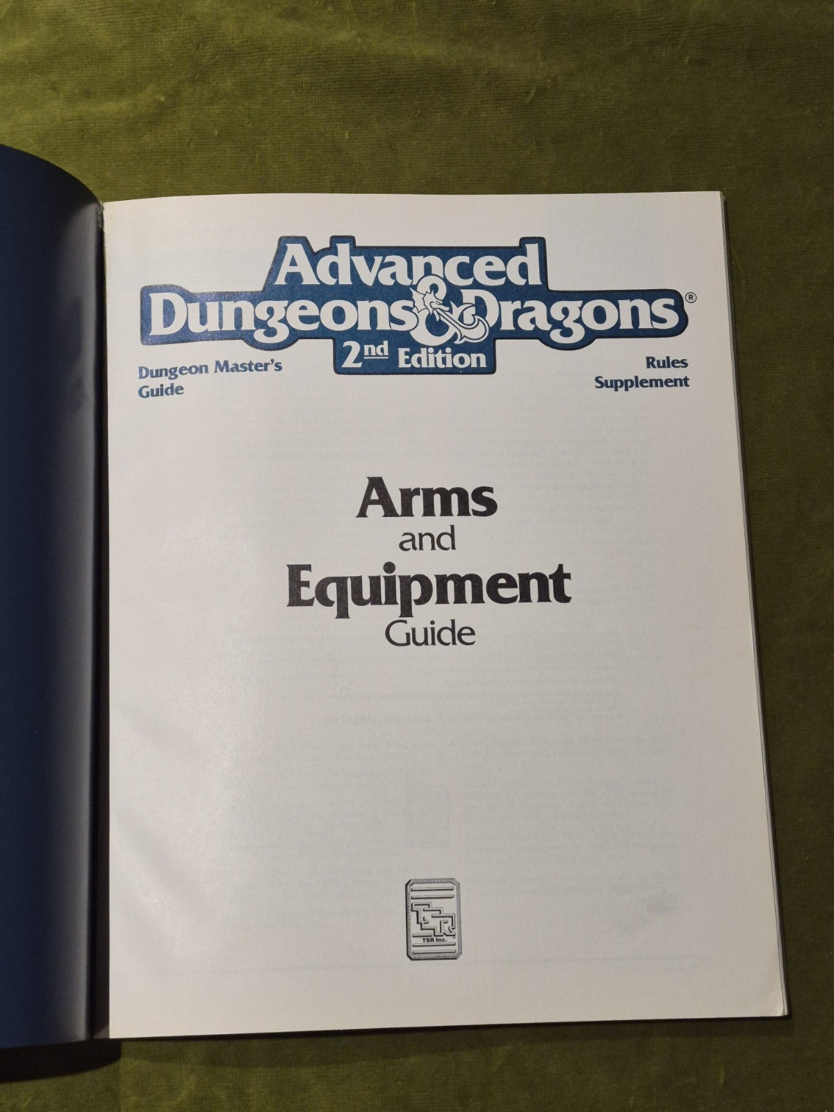 Arms & Equipment Guide Handbook 2nd Edition - AD&D Dungeons and Dragons M7782