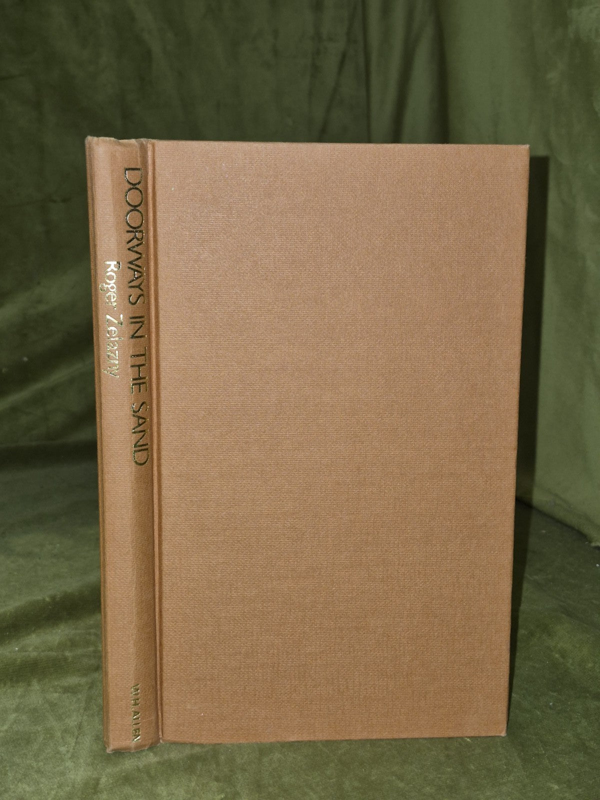Doorways in the Sand Roger Zelazny 1977 First British Edition Ex-Library4