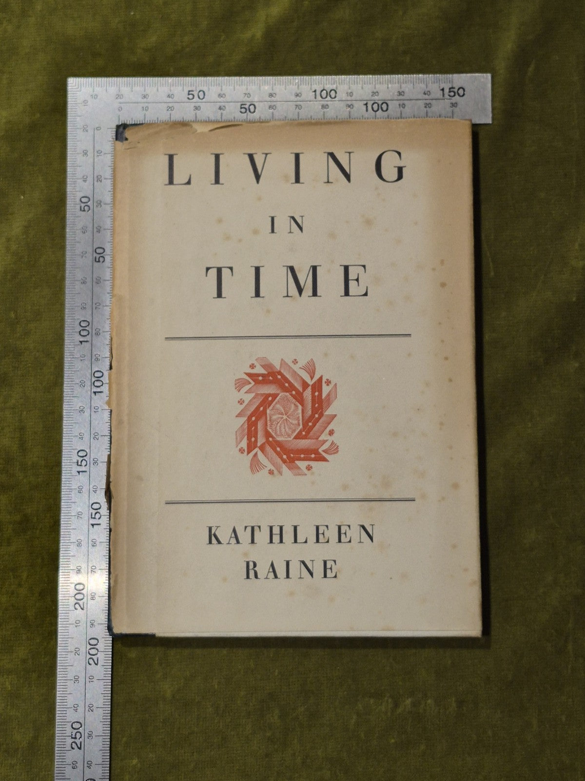 Living in the Time - Kathleen Raine , Editions Poetry 1946 1st HB DJ4