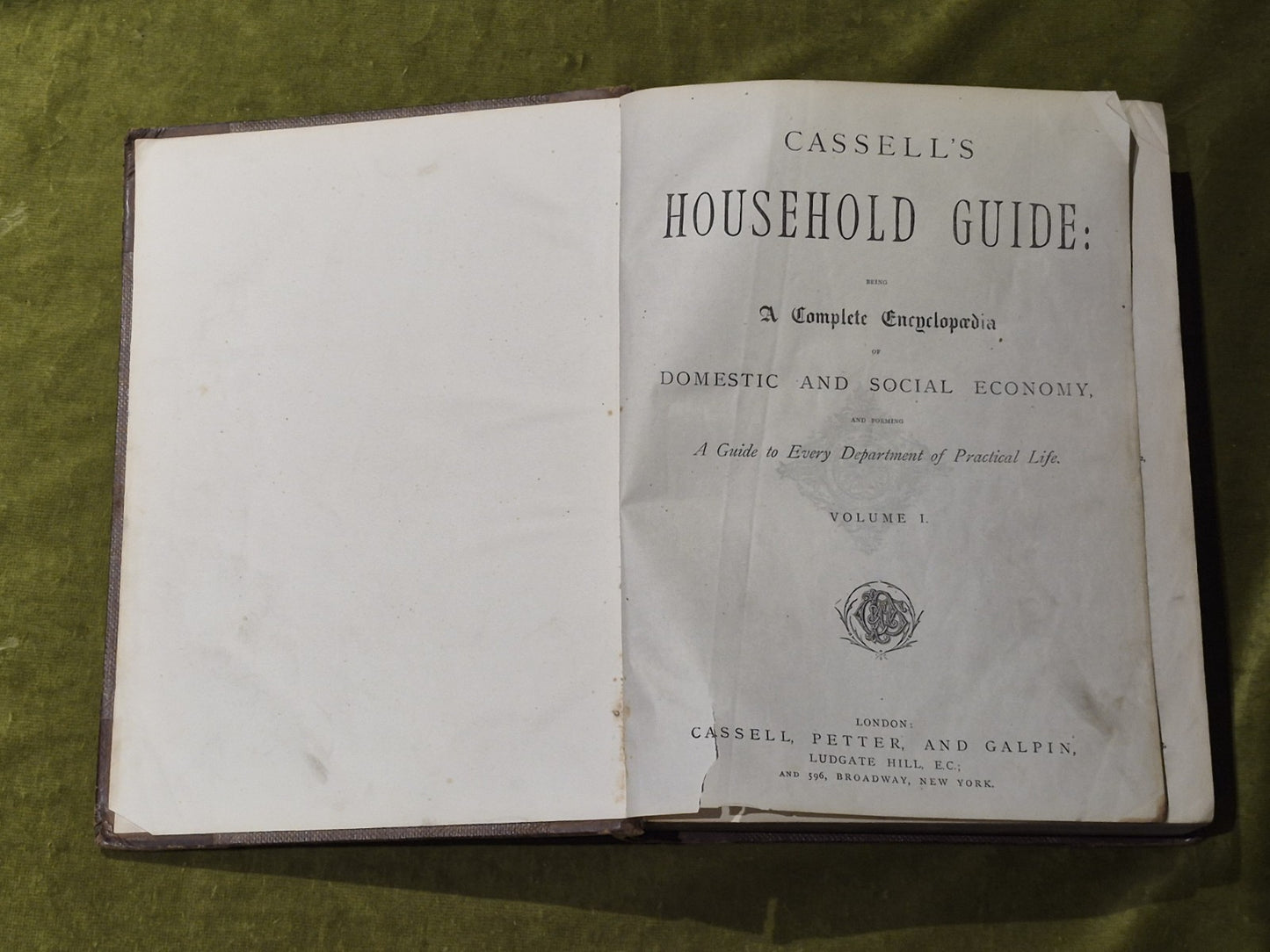 Cassell's Household Guide - 4 Volumes in 2 Half-leather early print5