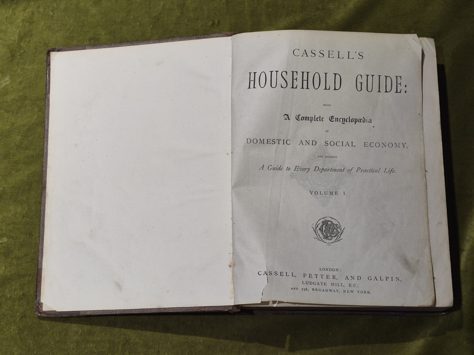 Cassell's Household Guide - 4 Volumes in 2 Half-leather early print5