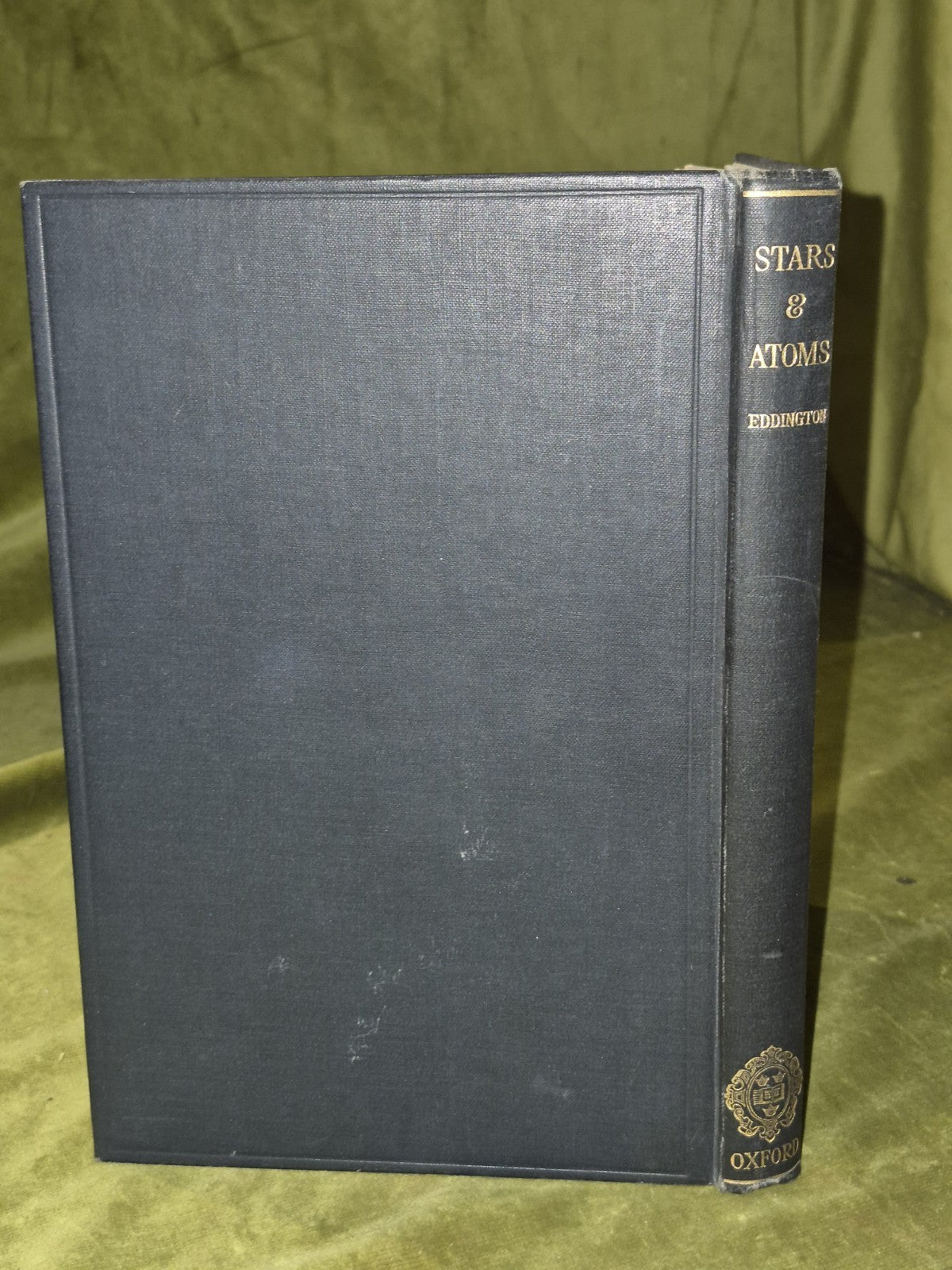 Stars and Atoms by Arthur Eddington Oxford 1927 1st ed EINSTEIN2