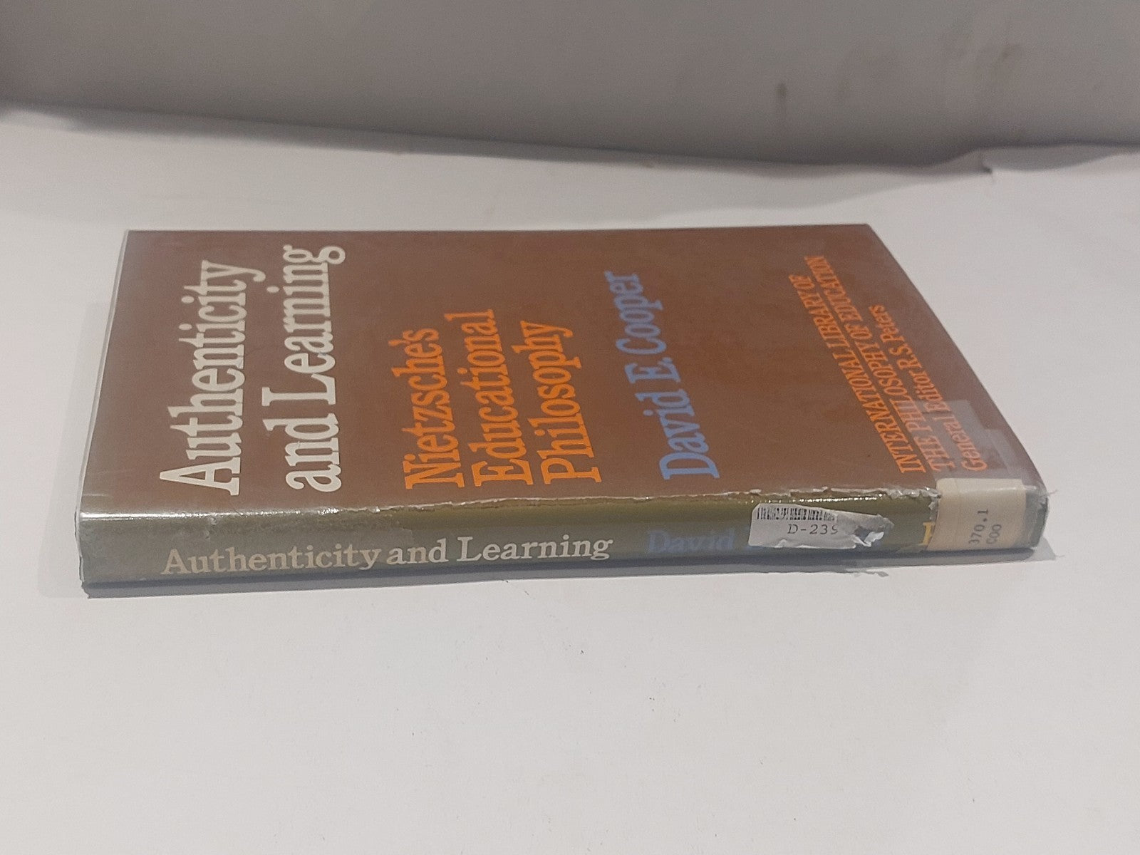 Authenticity and Learning  David Cooper (1983) 1st Ed Hb Book With Dj1