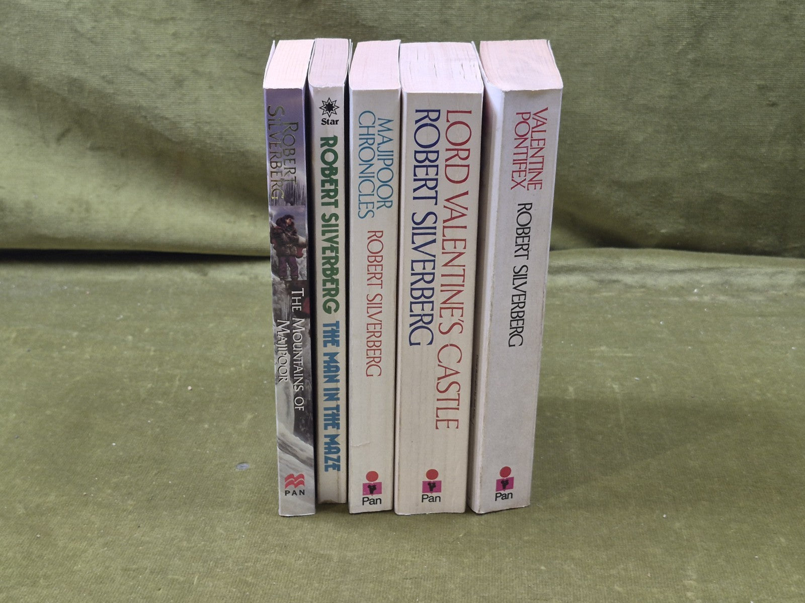 Five Robert Silverberg Sci-fi Paperbacks Eg Majipoor Chronicles Valentine Etc2