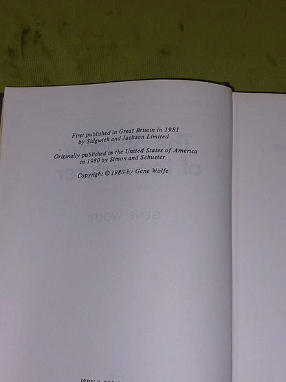 The Shadow of the Torturer - Gene Wolfe 1st UK Edition [Sidgwick & Jackson] 19816