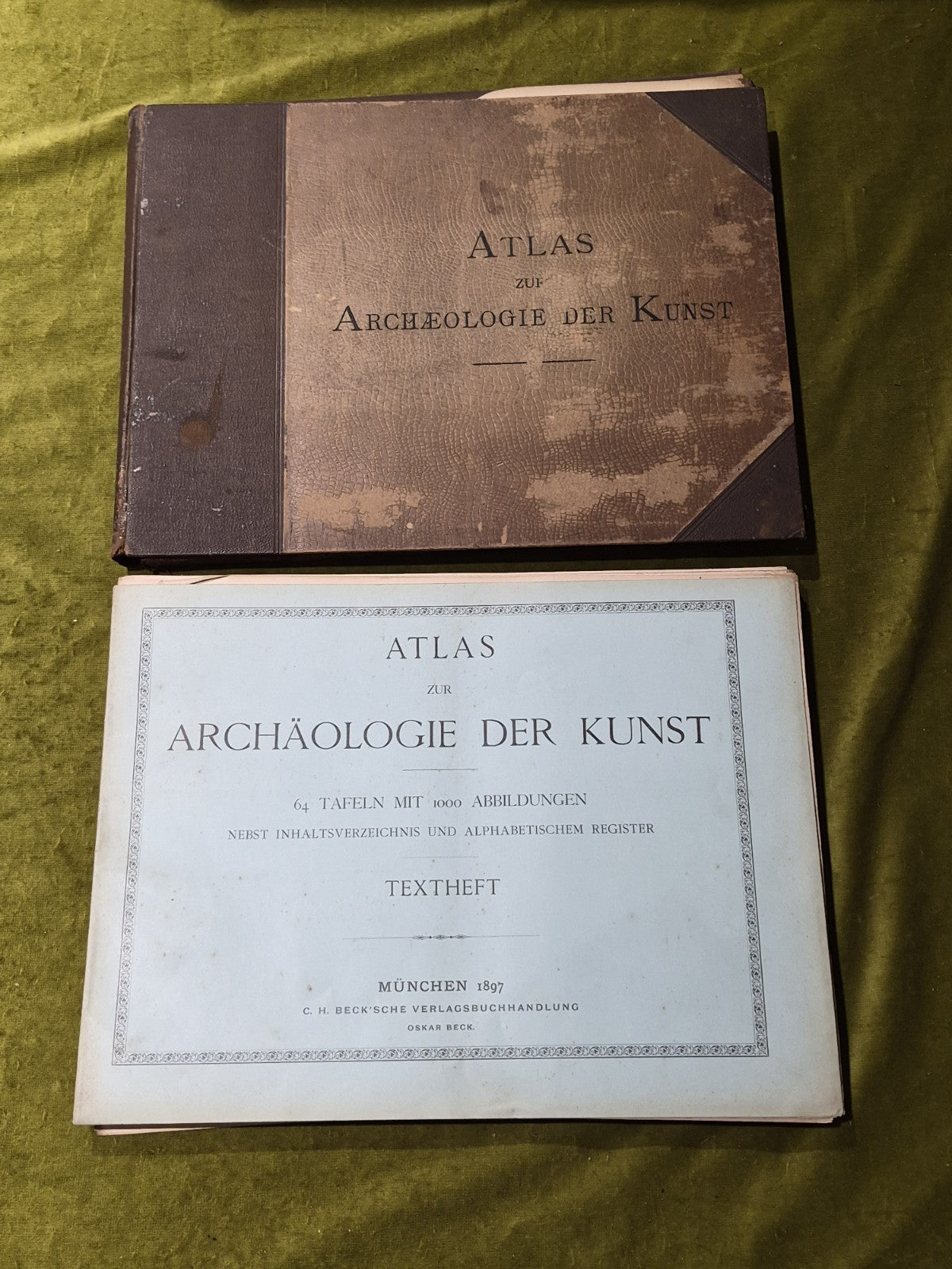 Atlas zur Archäologie der Kunst. Leather case.4