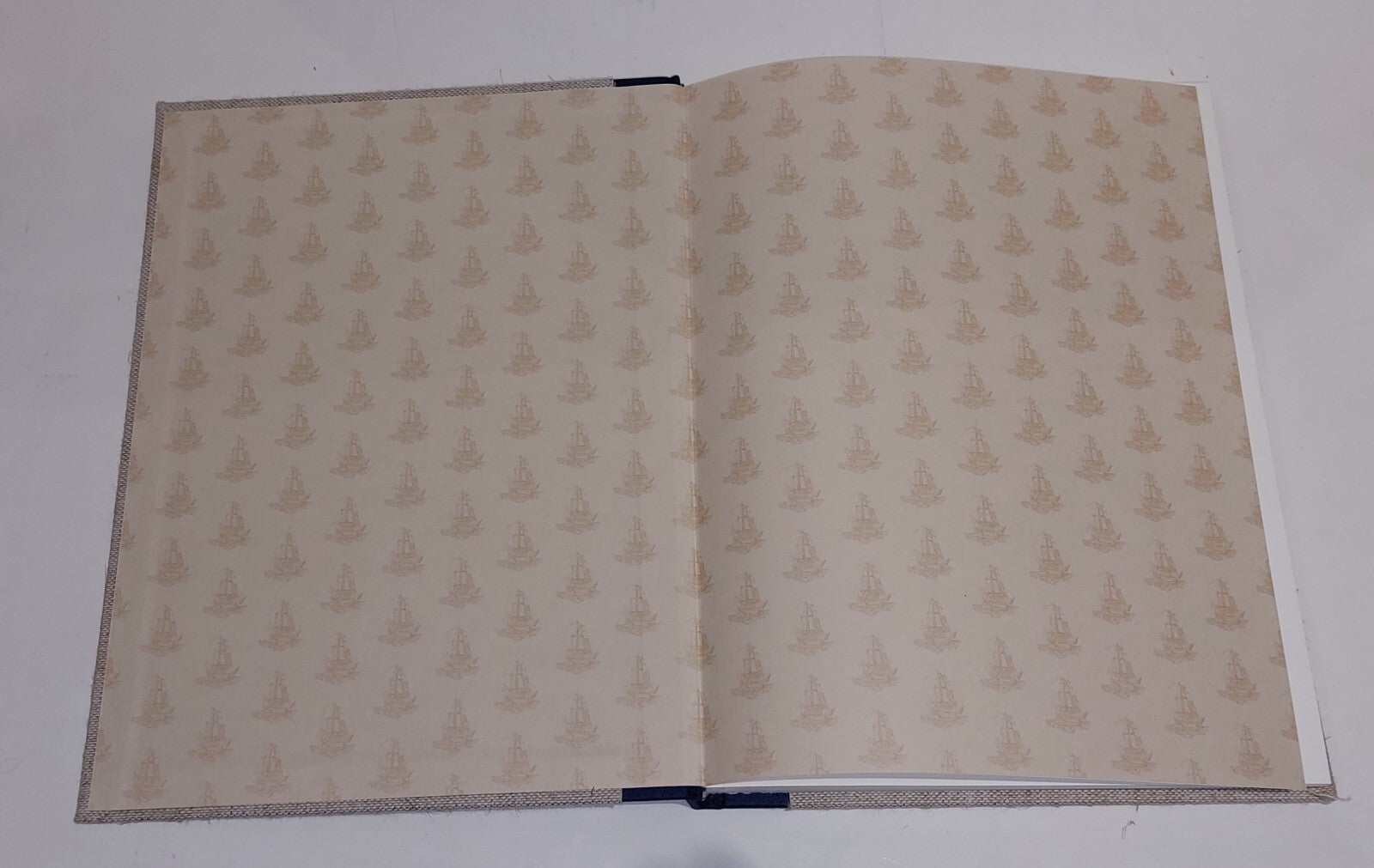 Captain From Nantucket & The Mutiny On The Bounty With Slipcase, Walter Hayes 8