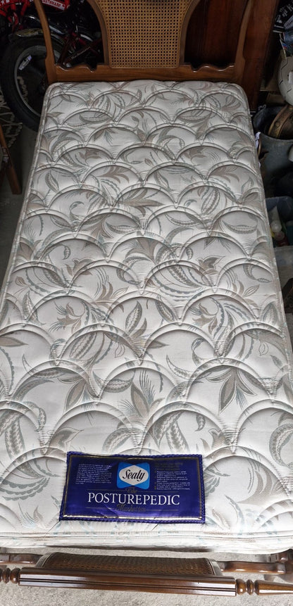 Pair Of Antique Single Beds With New Mattresses Rattan & Turned Wood Headboards 13